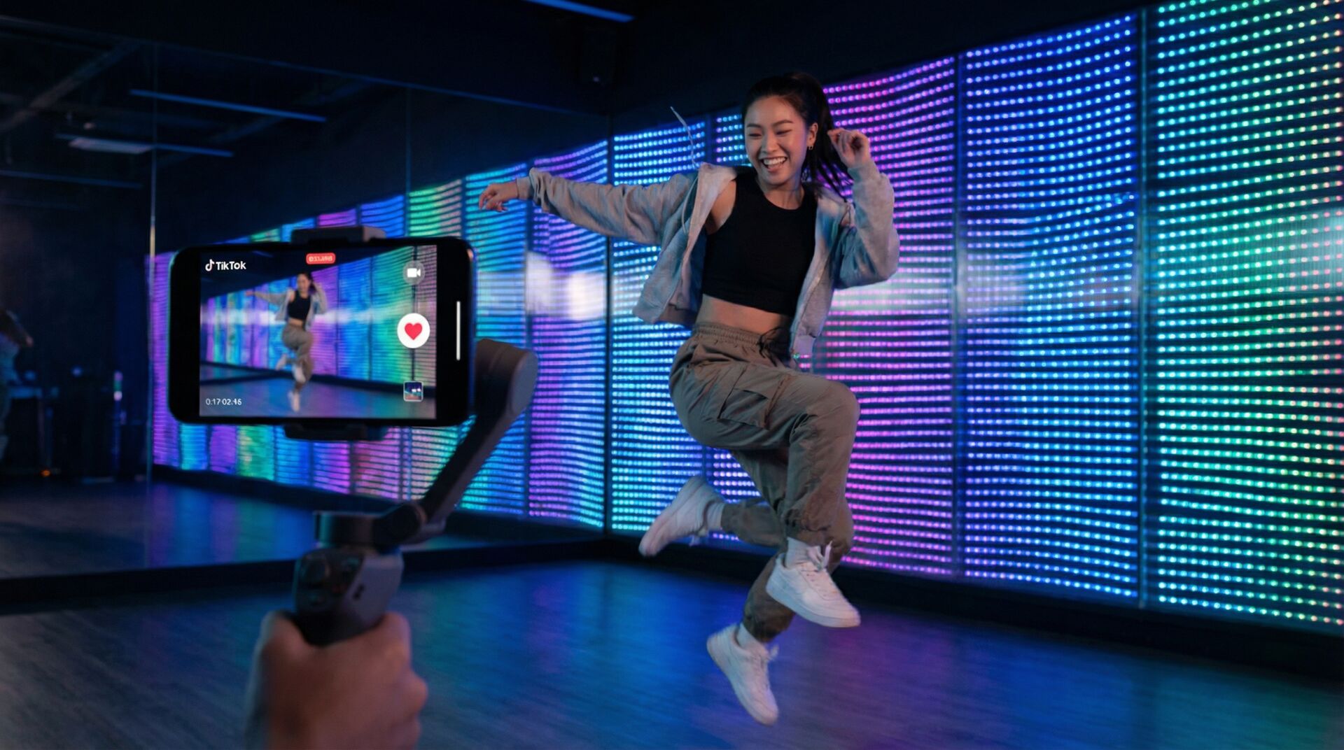 无限臀山短视频